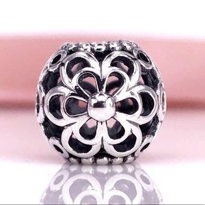 Pandora | Nature | Picking Daisies Flower Charm